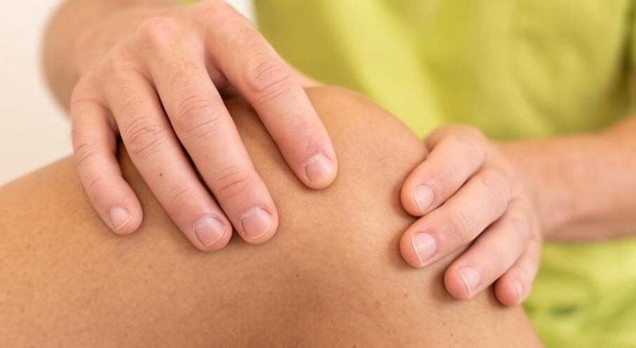 6 hábitos que generan tensiones y que nuestros tratamientos de osteopatía en Vigo liberan