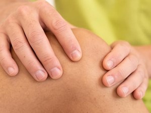 6 hábitos que generan tensiones y que nuestros tratamientos de osteopatía en Vigo liberan