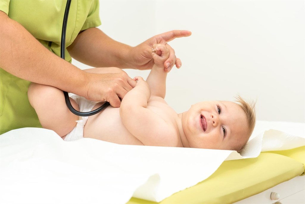 Tratamiento del estreñimiento mediante la osteopatía en bebés